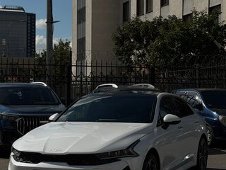 2021 Kia K5 III, белый, 2750000 рублей, вид 2