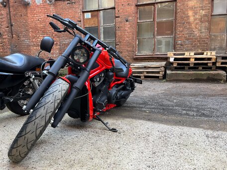 2008 Harley-Davidson V-Rod, красный, 2100000 рублей, вид 5