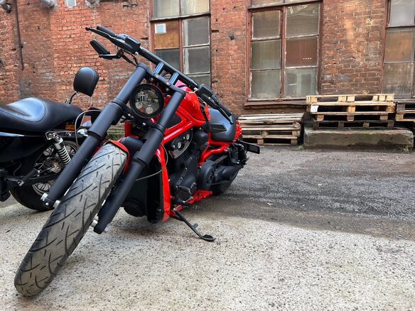 2008 Harley-Davidson V-Rod, красный, 2100000 рублей - вид 4