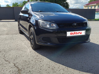 2011 Volkswagen Polo V, чёрный, 800000 рублей, вид 2