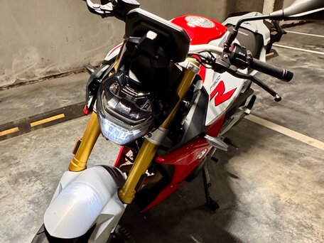 2020 BMW F 900 R, красный, 840000 рублей, вид 1