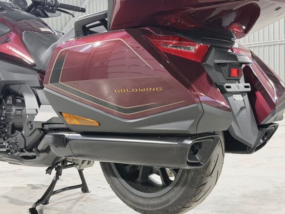2025 Honda GL 1800 Gold Wing, красный, 3400000 рублей - вид 13