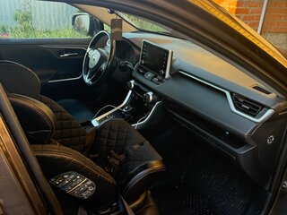 2020 Toyota RAV4 V (XA50), коричневый, 3400000 рублей, вид 1
