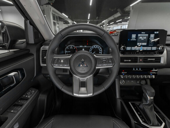 2026 Mitsubishi L200 VI, чёрный, 5700000 рублей - вид 10
