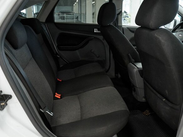 2011 Ford Focus II Рестайлинг, белый, 572000 рублей - вид 15