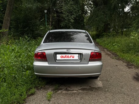 2004 Hyundai Sonata ТагАЗ IV (EF) Рестайлинг, серебристый, 250000 рублей, вид 5