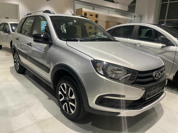2026 Lada (ВАЗ) Granta Cross I Рестайлинг, серебристый, 1255000 рублей