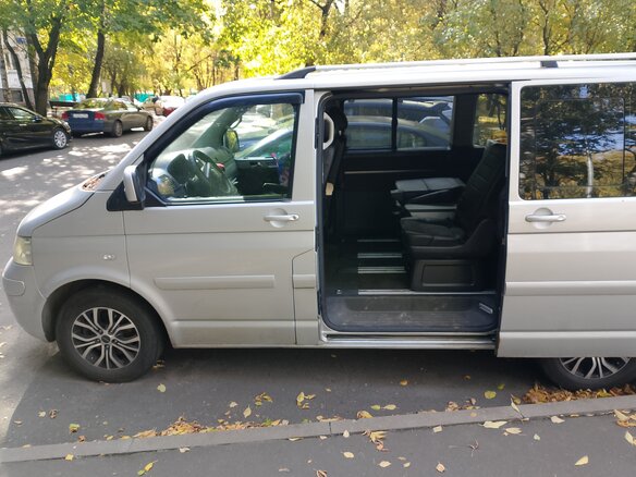 2007 Volkswagen Multivan T5, серебристый - вид 2
