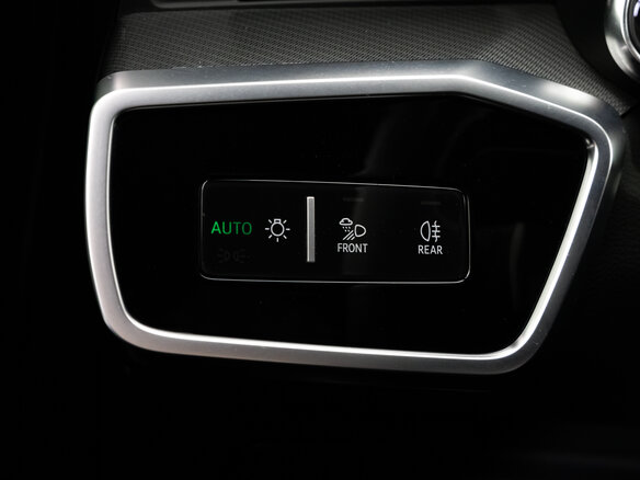 2019 Audi A6 50 TDI V (C8), серебристый, 3599000 рублей - вид 25