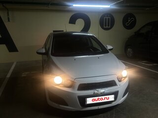 2014 Chevrolet Aveo II, белый, 450000 рублей, вид 3