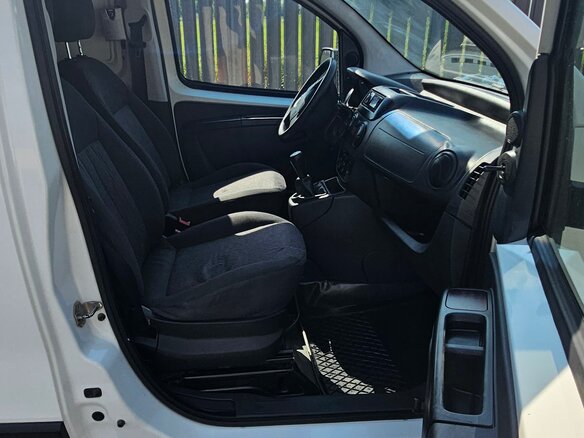 2008 Citroen Nemo I, белый, 600000 рублей - вид 14