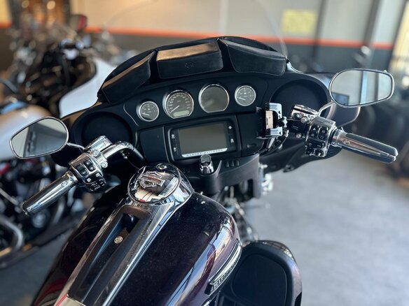 2014 Harley-Davidson Tri Glide, пурпурный, 2200000 рублей - вид 19