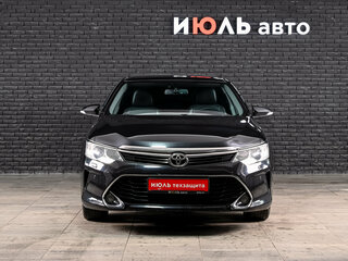 2016 Toyota Camry VII (XV50) Рестайлинг, чёрный, 2090000 рублей, вид 2