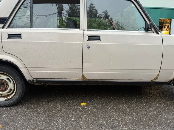 1995 Lada (ВАЗ) 2105, бежевый, 120000 рублей - вид 8