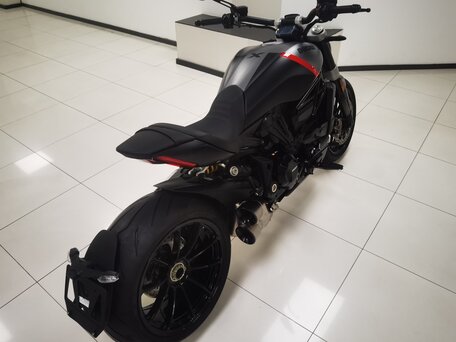 2021 Ducati Diavel, серый, 2899000 рублей, вид 2