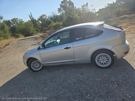 2010 Ford Focus II Рестайлинг, серебристый, 370000 рублей, вид 3