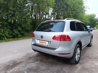 2013 Volkswagen Touareg II, серебристый, 2670000 рублей, вид 5