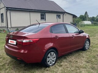 2013 Kia Rio 5-speed III, красный, 680000 рублей, вид 5