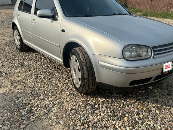 2001 Volkswagen Golf IV, серебристый - вид 1