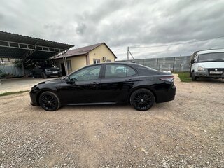 2020 Toyota Camry VIII (XV70), чёрный, 3380000 рублей, вид 5