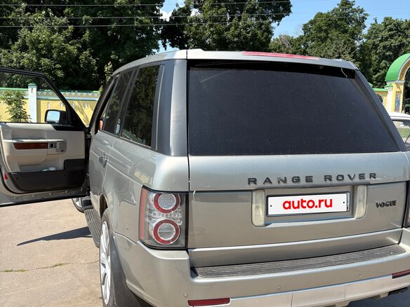 2011 Land Rover Range Rover III Рестайлинг 2, серый, 1620000 рублей - вид 3