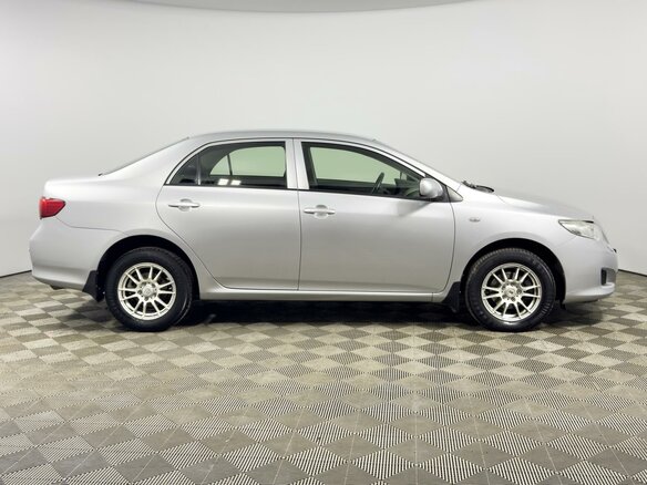 2010 Toyota Corolla X (E140, E150), серебристый, 830000 рублей - вид 4