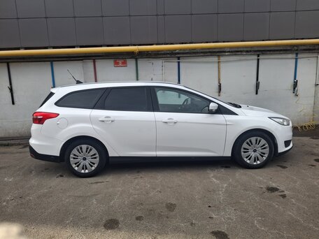 2018 Ford Focus III Рестайлинг, белый, 750000 рублей, вид 3
