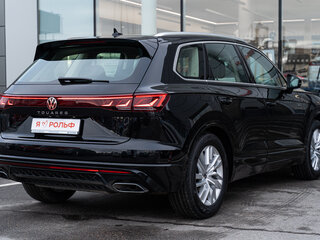 2025 Volkswagen Touareg III Рестайлинг, чёрный, 8590000 рублей, вид 5