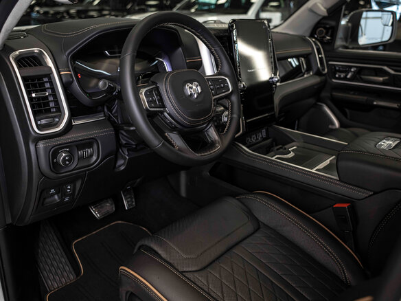 2026 Ram 1500 Crew Cab V Рестайлинг, белый - вид 13