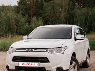 2013 Mitsubishi Outlander III, белый, 1130000 рублей, вид 4