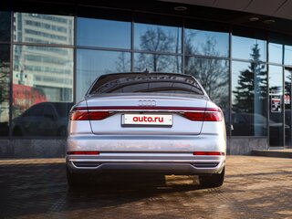 2021 Audi A8 Long 50 TDI IV (D5), серый, 5650000 рублей, вид 4