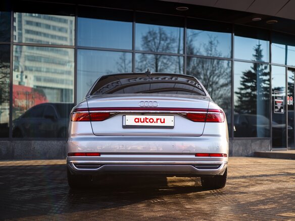 2021 Audi A8 Long 50 TDI IV (D5), серый - вид 3
