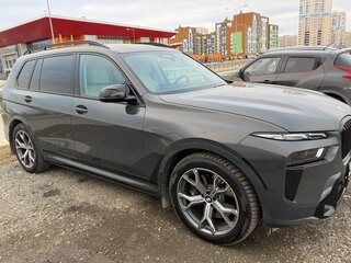 2023 BMW X7 M60i I (G07) Рестайлинг, серый, 16200000 рублей, вид 4