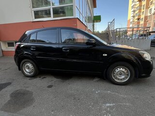 2010 Kia Rio II Рестайлинг, чёрный, 580000 рублей, вид 4
