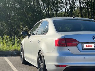 2011 Volkswagen Jetta VI, серебристый, 989000 рублей, вид 4