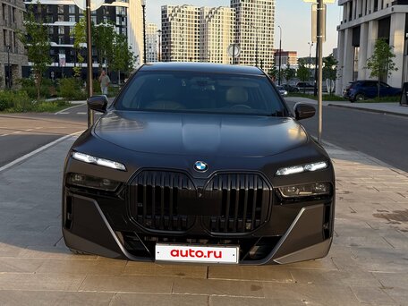 2022 BMW 7 серии 740i VII (G70), чёрный, 9670000 рублей, вид 4