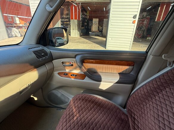 2004 Lexus LX 470 II Рестайлинг, чёрный - вид 17