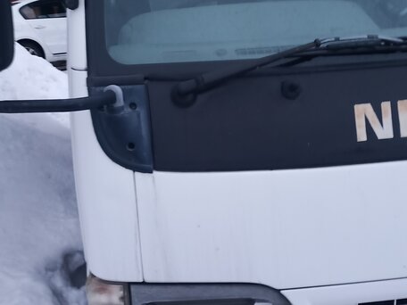 2003 Nissan Atlas, белый, 1100000 рублей, вид 1