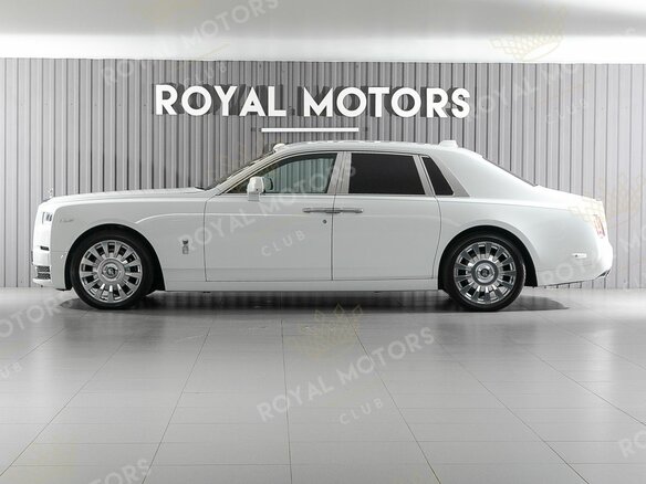 2019 Rolls-Royce Phantom VIII (Series I), белый, 34800000 рублей - вид 2