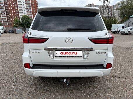 2017 Lexus LX 570 III Рестайлинг 2, белый, 7900000 рублей, вид 5
