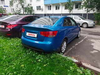 2011 Kia Cerato 6-speed II, синий, 600000 рублей, вид 2