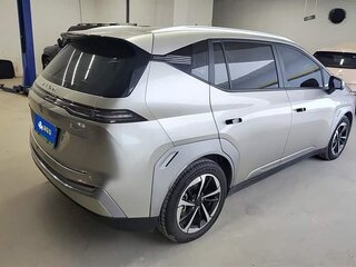 2025 Aion Y Plus 68.2 kWh, серый, 1910000 рублей, вид 3