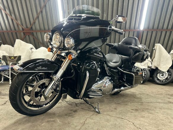 2017 Harley-Davidson Electra Glide, чёрный, 1690000 рублей - вид 2