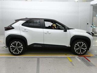 2022 Toyota Yaris Cross I, белый, 1374010 рублей, вид 4