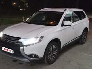 2015 Mitsubishi Outlander III Рестайлинг 2, белый, 1890000 рублей, вид 1