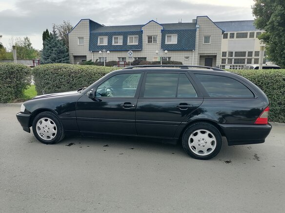 1999 Mercedes-Benz C-Класс 180 I (W202) Рестайлинг, чёрный, 500000 рублей