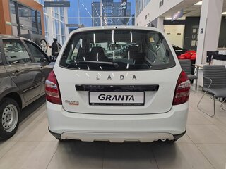 2026 Lada (ВАЗ) Granta Cross I Рестайлинг, белый, 1226900 рублей, вид 3