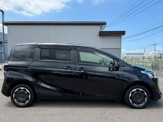 2022 Toyota Sienta II Рестайлинг, чёрный, 1275004 рублей, вид 4