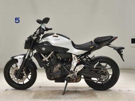 2014 Yamaha MT-07 (FZ-07), белый, 570000 рублей, вид 5