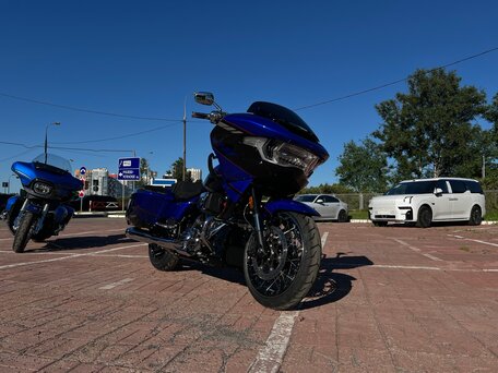 2025 Harley-Davidson CVO Road Glide, синий, 5640000 рублей, вид 2